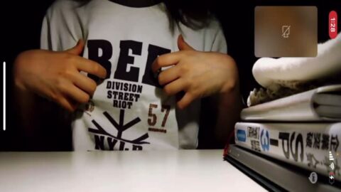 就活ＪＤがLineビデオ通話で乳首逝き